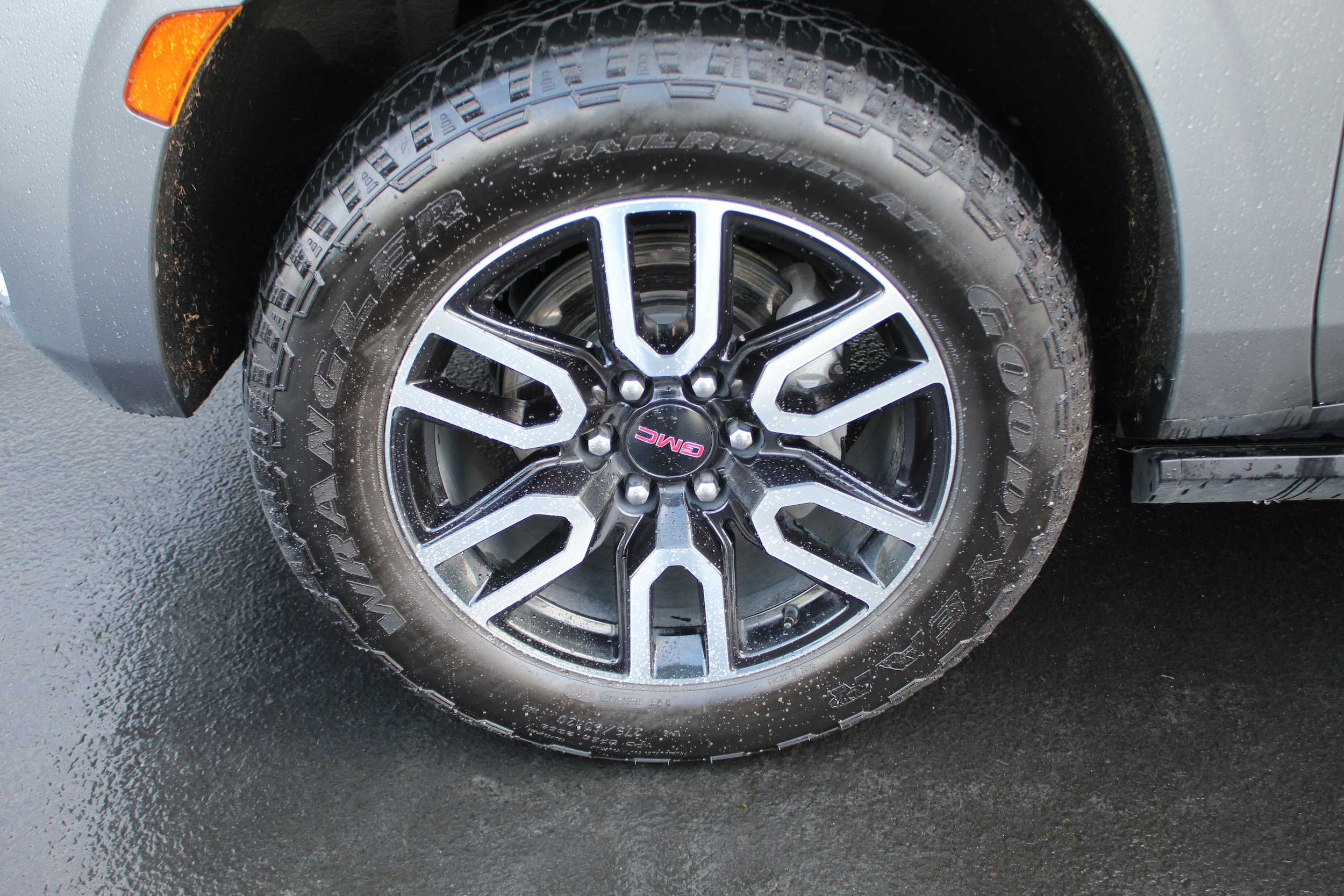 Used 2021 GMC Yukon AT4 w/ Rear Media and Nav Package AWD/4WD image 11