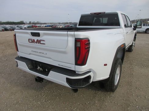 New 2026 GMC Sierra 3500 Denali w/ Denali Reserve Package AWD/4WD image 5