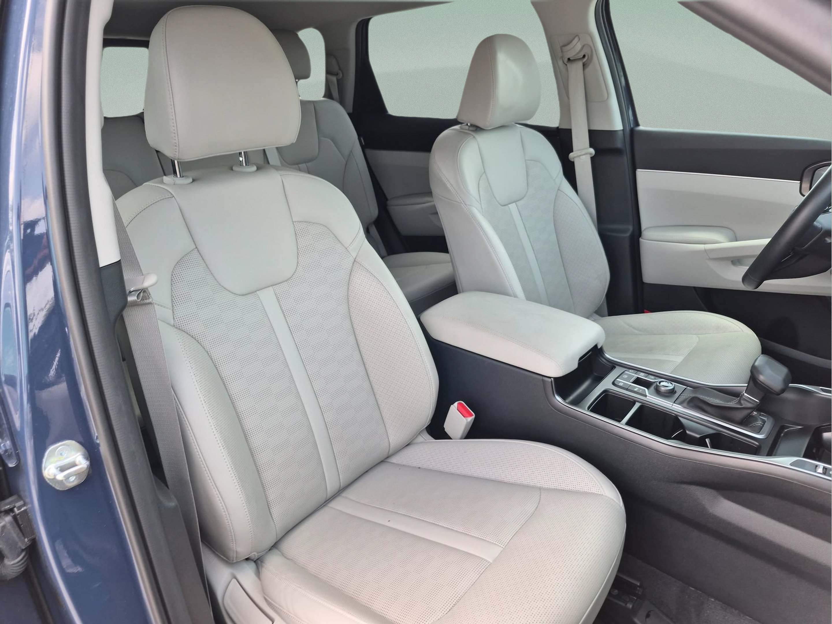 Certified 2025 Kia Sorento S FWD image 20