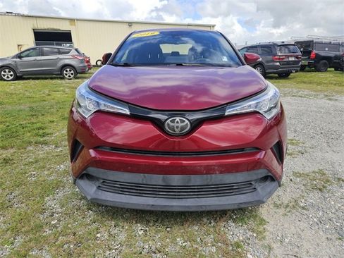 Used 2019 Toyota C-HR LE image 2