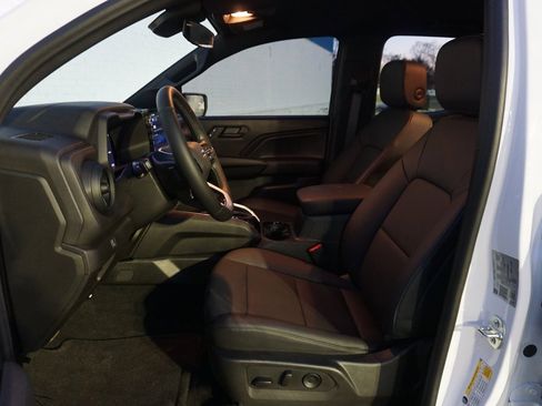 Certified 2025 Chevrolet Colorado Trail Boss image 10