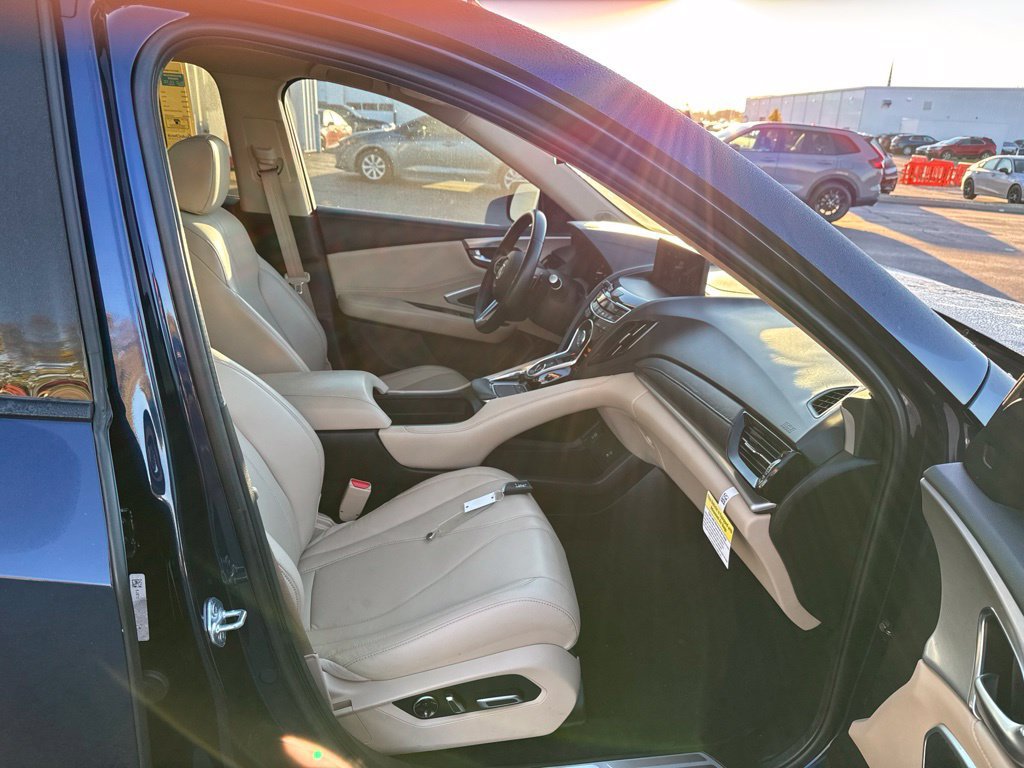 Used 2024 Acura RDX SH-AWD image 42