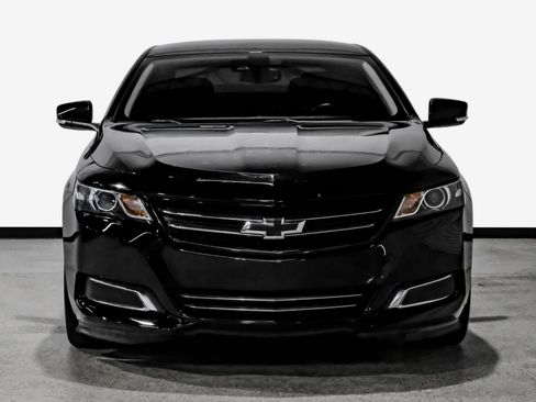 Used 2017 Chevrolet Impala LT FWD image 3