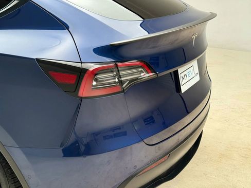 Used 2021 Tesla Model Y Performance image 22