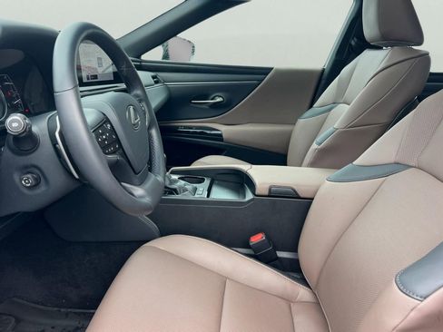 Used 2025 Lexus ES 300h w/ Premium Package image 14