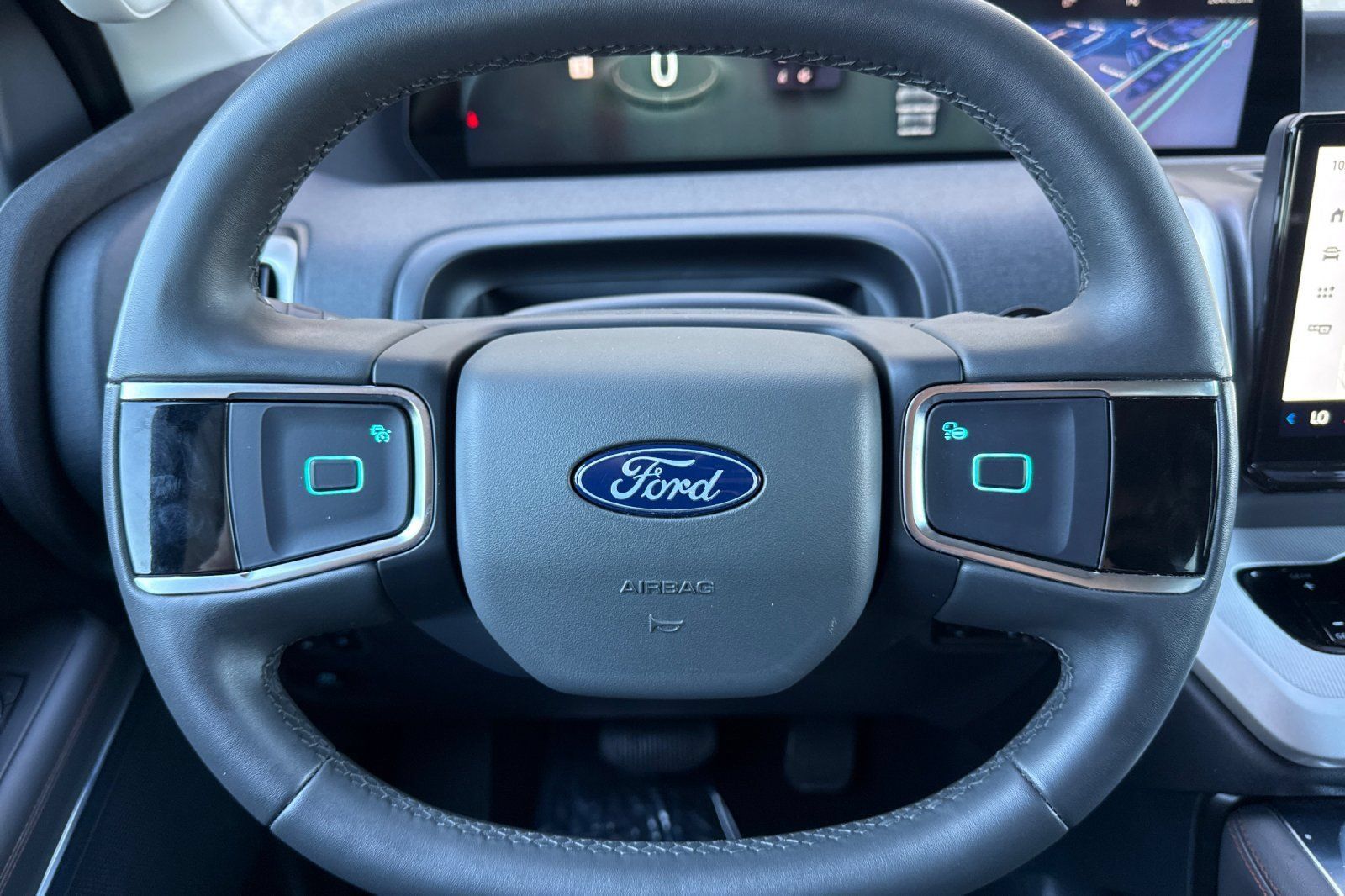 Used 2025 Ford Expedition Active AWD/4WD image 31