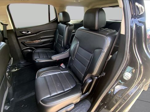 Used 2021 GMC Acadia Denali w/ Denali Technology Package FWD image 21