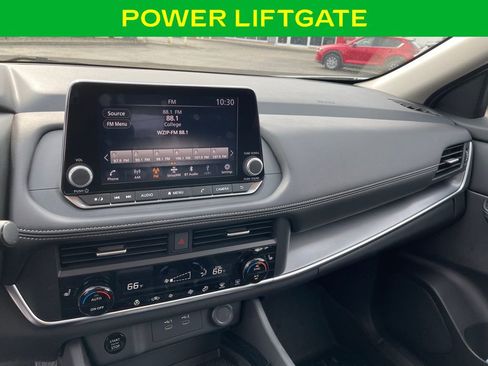 Used 2025 Nissan Rogue SV w/ SV Premium Package image 18