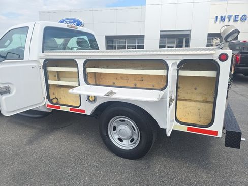 Used 2014 Ford F250 XL w/ Power Equipment Group RWD image 11