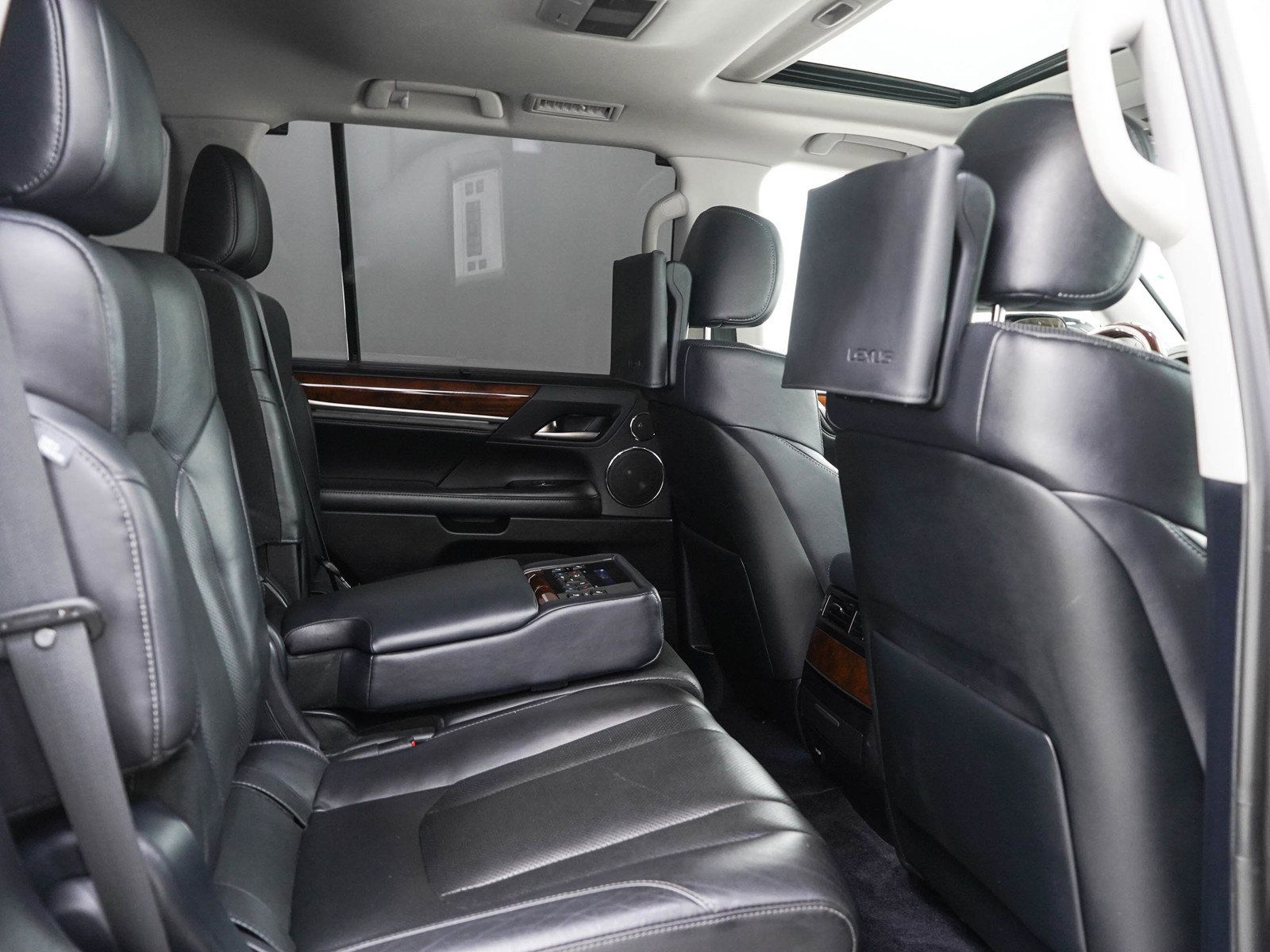 Used 2018 Lexus LX 570 4WD w/ Luxury Package image 15
