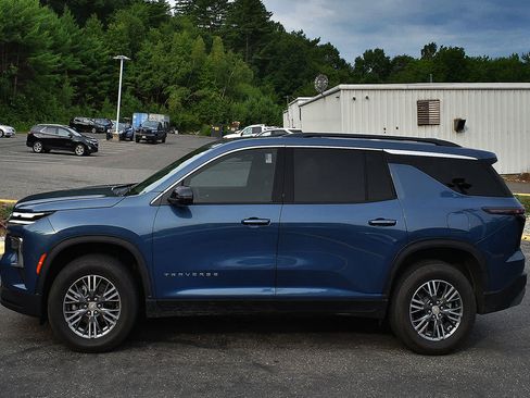 Used 2026 Chevrolet Traverse LT AWD/4WD image 4