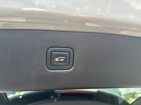 Used 2021 Chevrolet Blazer LT AWD/4WD image 17