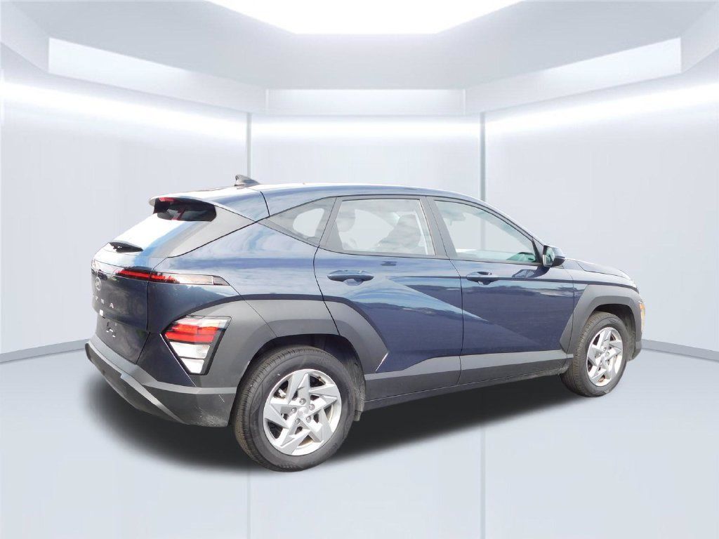 Used 2026 Hyundai Kona SE FWD image 3