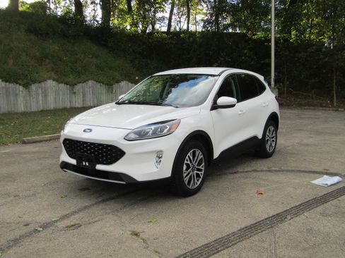 Certified 2022 Ford Escape SEL w/ Technology Package image 9