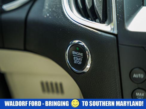 Used 2020 Ford Edge Titanium w/ Equipment Group 301A AWD/4WD image 26