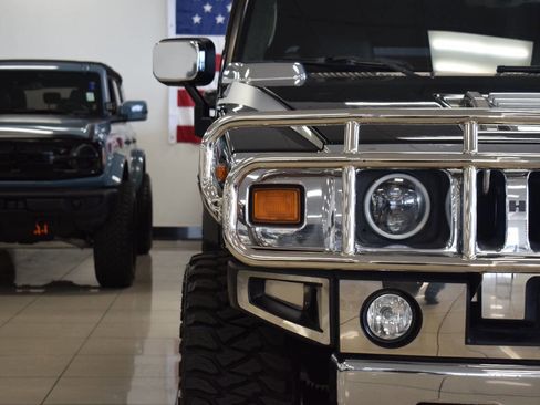 Used 2003 HUMMER H2 w/ Preferred Equipment Group image 13