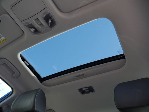 Used 2018 Hyundai Ioniq Limited w/ Limited Ultimate Package 03 image 5