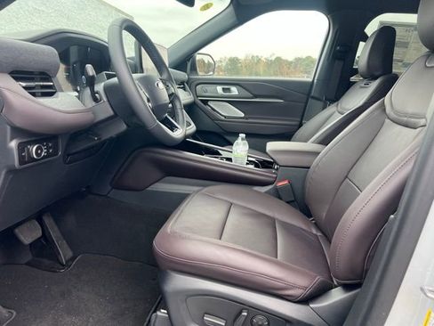 New 2026 Ford Explorer Platinum image 4