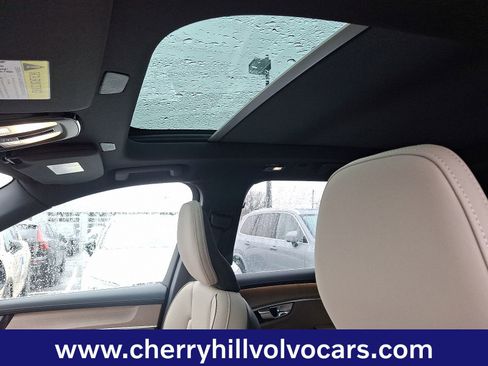 New 2026 Volvo XC90 T8 Plus image 11