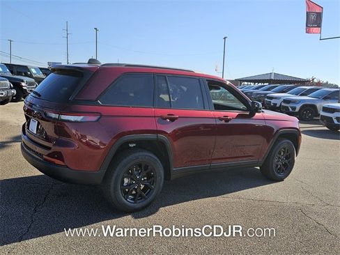 New 2025 Jeep Grand Cherokee Altitude image 13