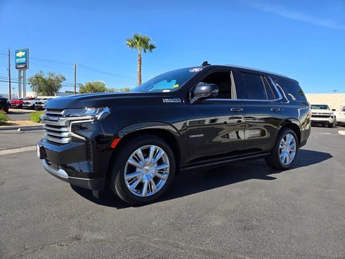 Used 2024 Chevrolet Tahoe High Country AWD/4WD image 2