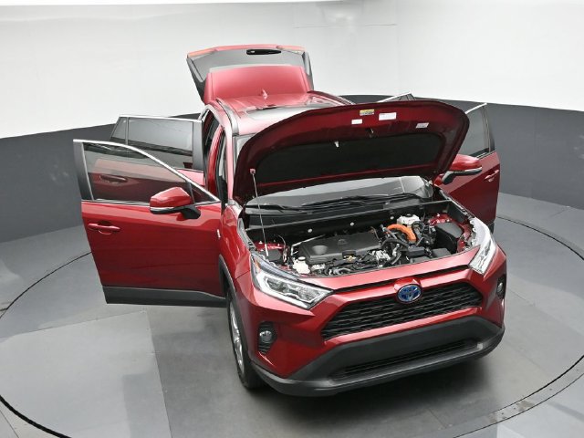 Used 2021 Toyota RAV4 XLE Premium AWD/4WD image 44