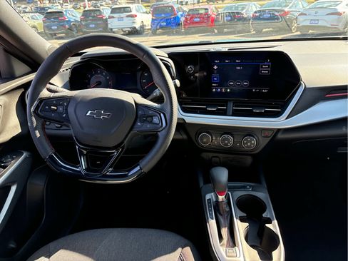 Certified 2025 Chevrolet Trax RS w/ Sunroof Package FWD image 20