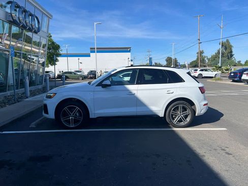 Used 2023 Audi Q5 e Prestige w/ Prestige Package image 4