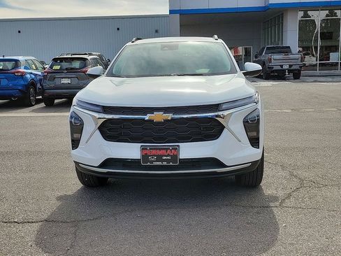 New 2026 Chevrolet Trax LT w/ Driver Confidence Package image 3