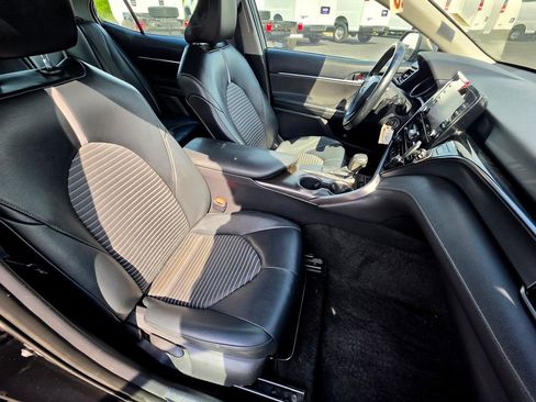 Used 2021 Toyota Camry SE FWD image 22
