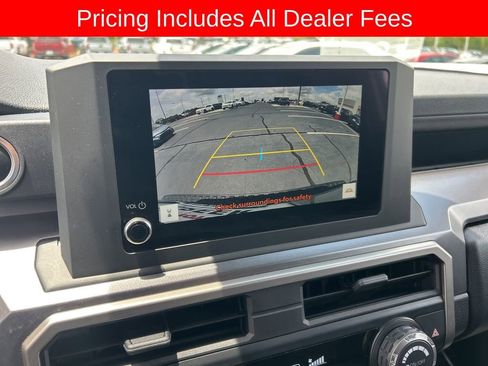 Used 2025 Toyota 4Runner SR5 AWD/4WD image 12