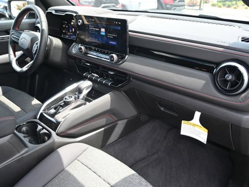 Used 2025 Chevrolet Colorado Z71 w/ Technology Package image 34