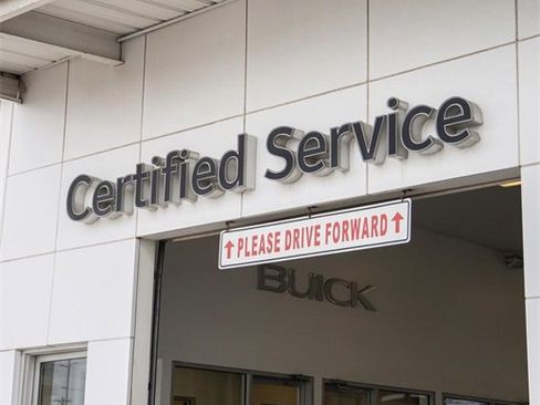 Used 2022 GMC Canyon Denali w/ Denali Black Edition Package image 8