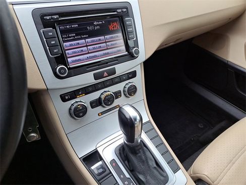 Used 2013 Volkswagen CC Sport image 15