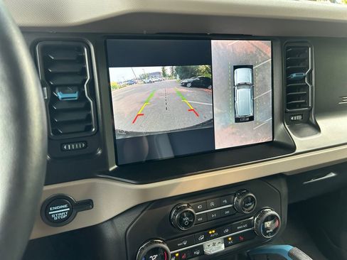 Used 2023 Ford Bronco Wildtrak image 19