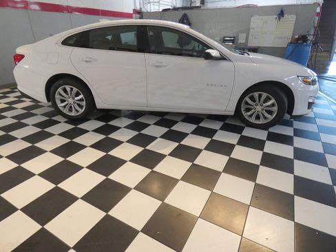 Used 2024 Chevrolet Malibu LT FWD image 4