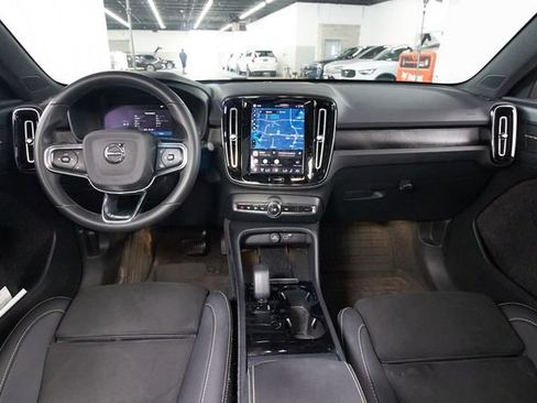 Certified 2023 Volvo C40 P8 Recharge Ultimate w/ Protection Package Premier AWD/4WD image 6