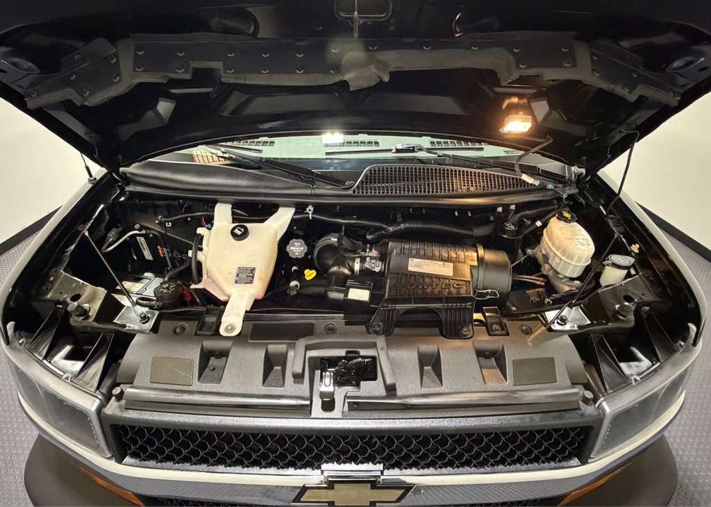 Used 2018 Chevrolet Express 3500 LT w/ LT Preferred Equipment Group RWD image 17