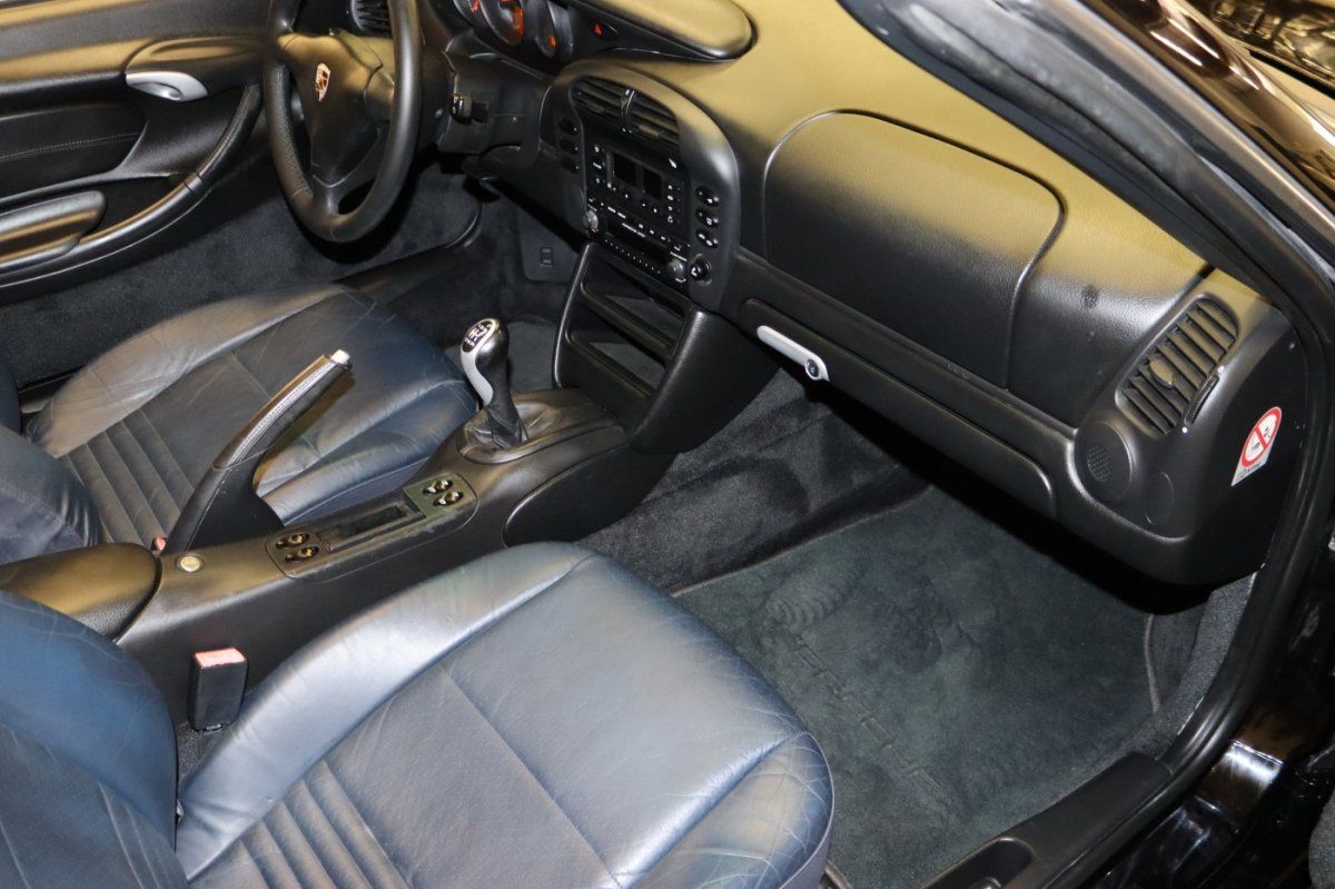 Used 2004 Porsche Boxster RWD image 27