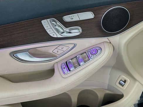 Used 2022 Mercedes-Benz GLC 300 4MATIC image 15