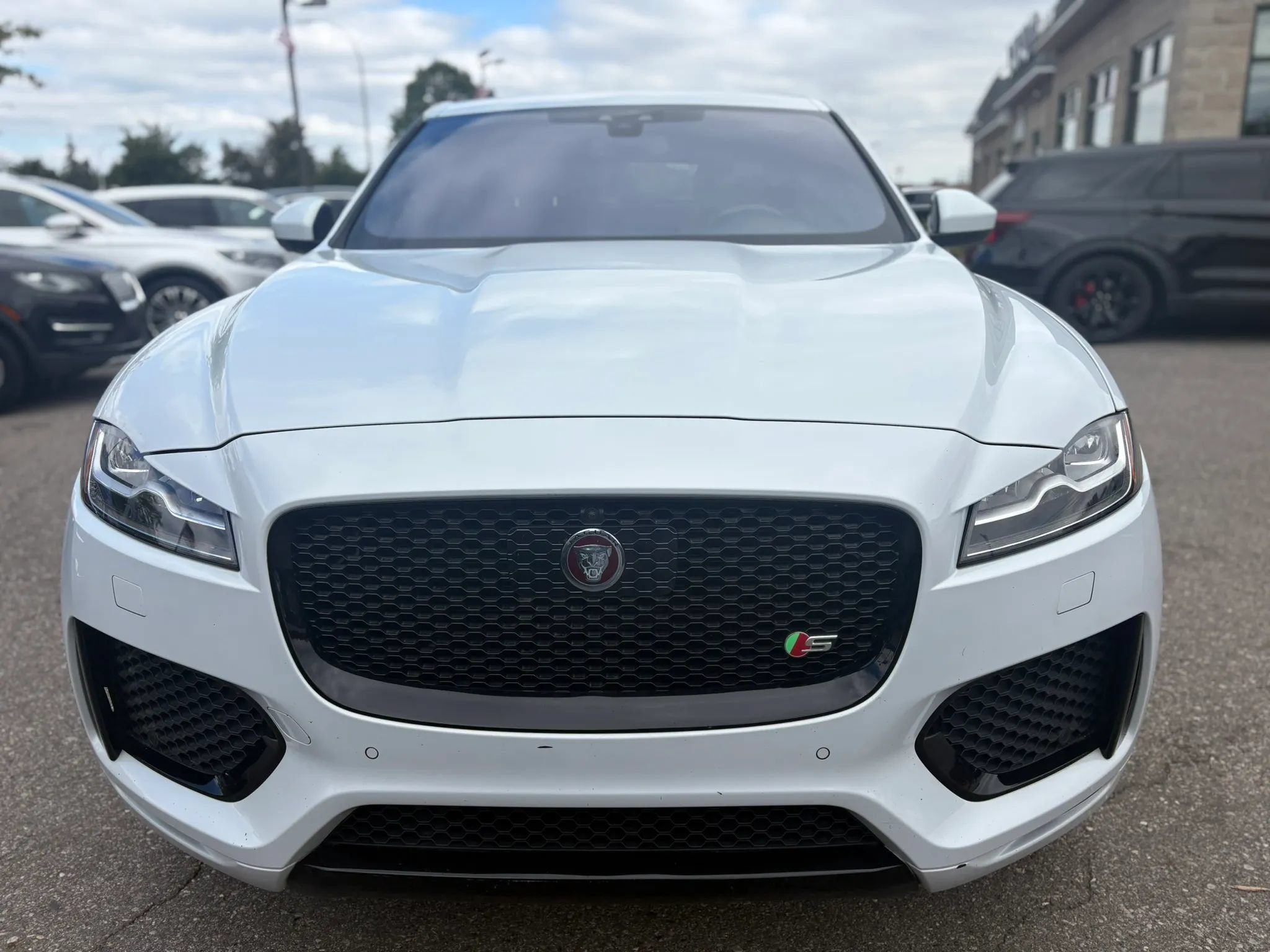 Used 2018 Jaguar F-PACE S AWD/4WD image 2
