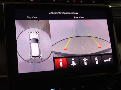 Used 2024 Jeep Grand Cherokee Limited w/ Luxury Tech Group II image 10