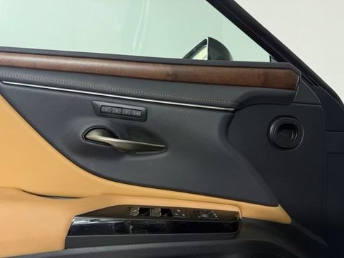 Used 2025 Lexus ES 350 w/ Premium Package FWD image 29