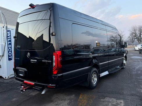 Used 2021 Mercedes-Benz Sprinter 3500 w/ Comfort Plus Package image 15
