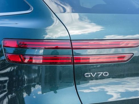 Used 2023 Genesis GV70 2.5T AWD/4WD image 8