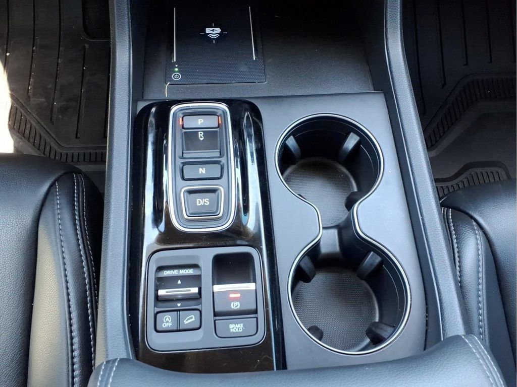 Used 2025 Honda Pilot EX-L image 19