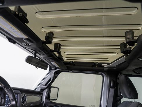 Used 2021 Jeep Wrangler Unlimited Sahara image 13