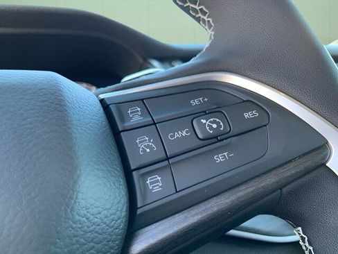 Certified 2025 Jeep Grand Cherokee Limited w/ Luxury Tech Group II AWD/4WD image 22
