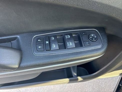 Used 2023 Chrysler 300 Touring L w/ Comfort Group AWD/4WD image 21