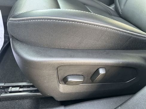 Used 2023 Buick Envision Essence image 16